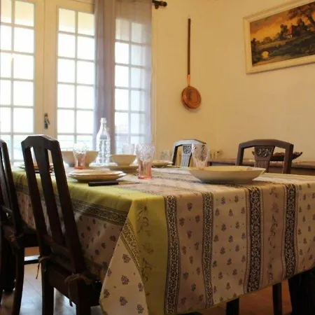 Maison Jonzac, 3 Pieces, 4 Personnes - Fr-1-246d-20 * Jonzac