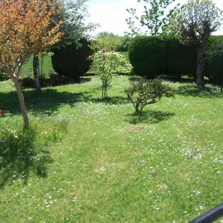 Maison Jonzac, 3 Pieces, 4 Personnes - Fr-1-246d-20 * Jonzac