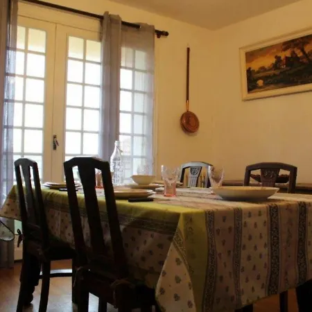 Maison Jonzac, 3 Pieces, 4 Personnes - Fr-1-246d-20 Semesterbostad